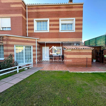 CHALET CALLE RÍO TAJUÑA MECO