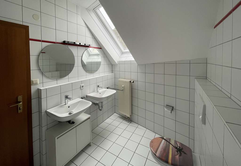 Ruhige, gepflegte 2,5-Zimmer Maisonette mit Garage in Böblingen Nähe Postplatz 