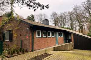 Freistehendes und großzügiges Einfamilienhaus mit wunderschönem Garten am Schloß – Düsseldorf – Vorschaubild 3