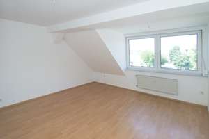 Großzüg gechnittene 3-Zimmer-Dachgeschoßwohnung in Essen-Bergerhausen – Sabinastraße 7, 45136 Bergerhausen, Essen – Vorschaubild 13