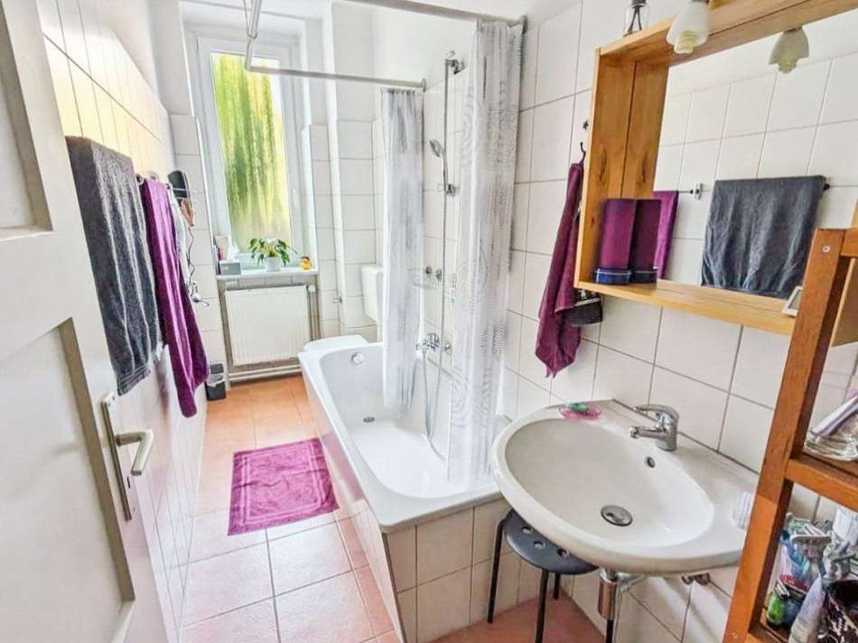 Badezimmer Ansicht 1