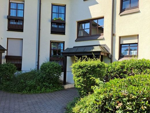 Sonnige 4 Zimmer-Wohnung mit Balkon 