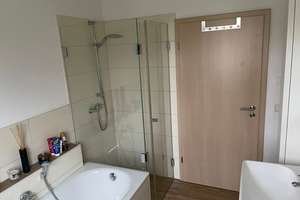 Traumhafte, neuwertige  3-Zi–Wohnung mit Balkon und Einbauküche in Ingolstadt-Gerolfing  – Bussardstrasse 6, 85049 West, Ingolstadt – Vorschaubild 7