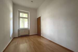 Geräumige 2-Zimmer-Wohnung mit Badewanne und Stuckelement im Wohnzimmer in Eutritzsch von Leipzig – 4129 Eutritzsch, Leipzig – Vorschaubild 5