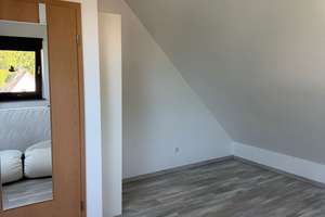 Gepflegte 5-Zimmer-DG-Wohnung mit Balkon und Einbauküche in ruhiger Wohnlage – Die vollständige Adresse der Immobilie erhältst du vom Anbieter., 42279 Oberbarmen, Wuppertal – Vorschaubild 34
