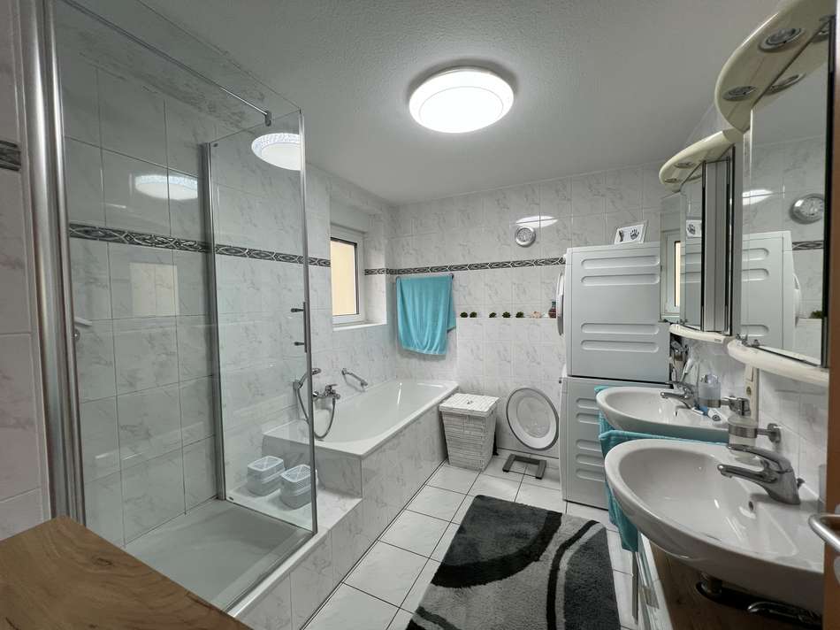 6 Badezimmer