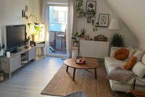 Sanierte Dachgeschosswohnung mit drei Zimmern sowie Balkon und EBK in Stuttgart Luginsland – Stuttgart – Vorschaubild 16