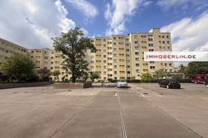 IMMOBERLIN.DE - Sonnenhelle Wohnung mit Westloggia & Pkw-Stellplatz in Ruhelage – 13591 Staaken, Berlin – Vorschaubild 1
