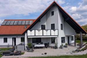 -Maklerfrei- Top gepflegtes, komfortables Familienhaus mit nachhaltiger Technik und Traumgarten – Die vollständige Adresse der Immobilie erhältst du vom Anbieter., 95497 Goldkronach – Vorschaubild 2