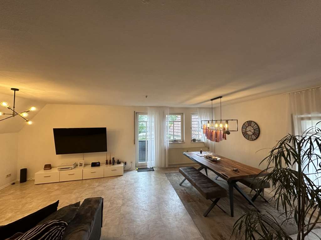 Immobilie in Brackenheim - Zentrale 4-Zimmer-Wohnung im Herzen von Brackenheim - Bild 1