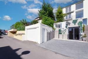 Attraktive DHH mit spektakulärem Fernblick in bester Hanglage in Weil der Stadt – Die vollständige Adresse der Immobilie erhältst du vom Anbieter., 71263 Weil der Stadt – Vorschaubild 1