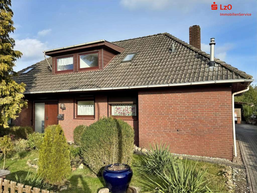 Immobilie in Großenkneten - Zweifamilienhaus in zentraler Lage  - Bild 0