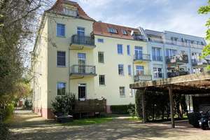 Altbau-DG-Wohnung mit wunderbaren Ausblick und Balkon in Niederschönhausen. – Die vollständige Adresse der Immobilie erhältst du vom Anbieter., 13156 Niederschönhausen, Berlin – Vorschaubild 1