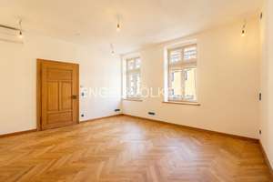 Denkmalgeschützte, stilvoll sanierte Altbau-Residenz mit Aufzug in der Regensburger Innenstadt – Die vollständige Adresse der Immobilie erhältst du vom Anbieter., 93047 Innenstadt, Regensburg – Vorschaubild 8