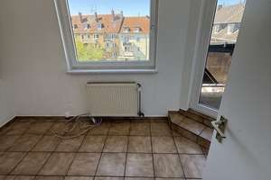  Helle 3-Zimmer-Dachgeschosswohnung (94 m²) – frisch renoviert in Köln-Kalk – Augsburger Strasse 2, 51103 Höhenberg, Köln – Vorschaubild 10