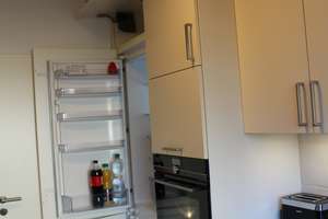 Am Biebricher Schlosspark: Gemütliche, möblierte  3,5-ZKBB-Wohnung mit neuer Einbauküche – Dunantstraße 7, 65203 Biebrich, Wiesbaden – Vorschaubild 2