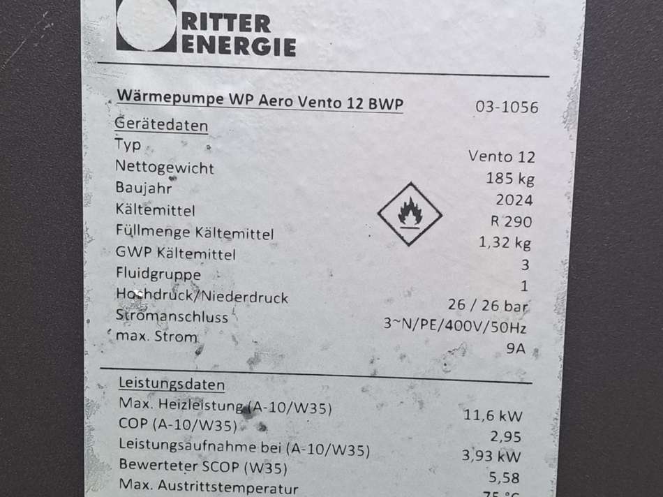 Typenschild Wärmepumpe