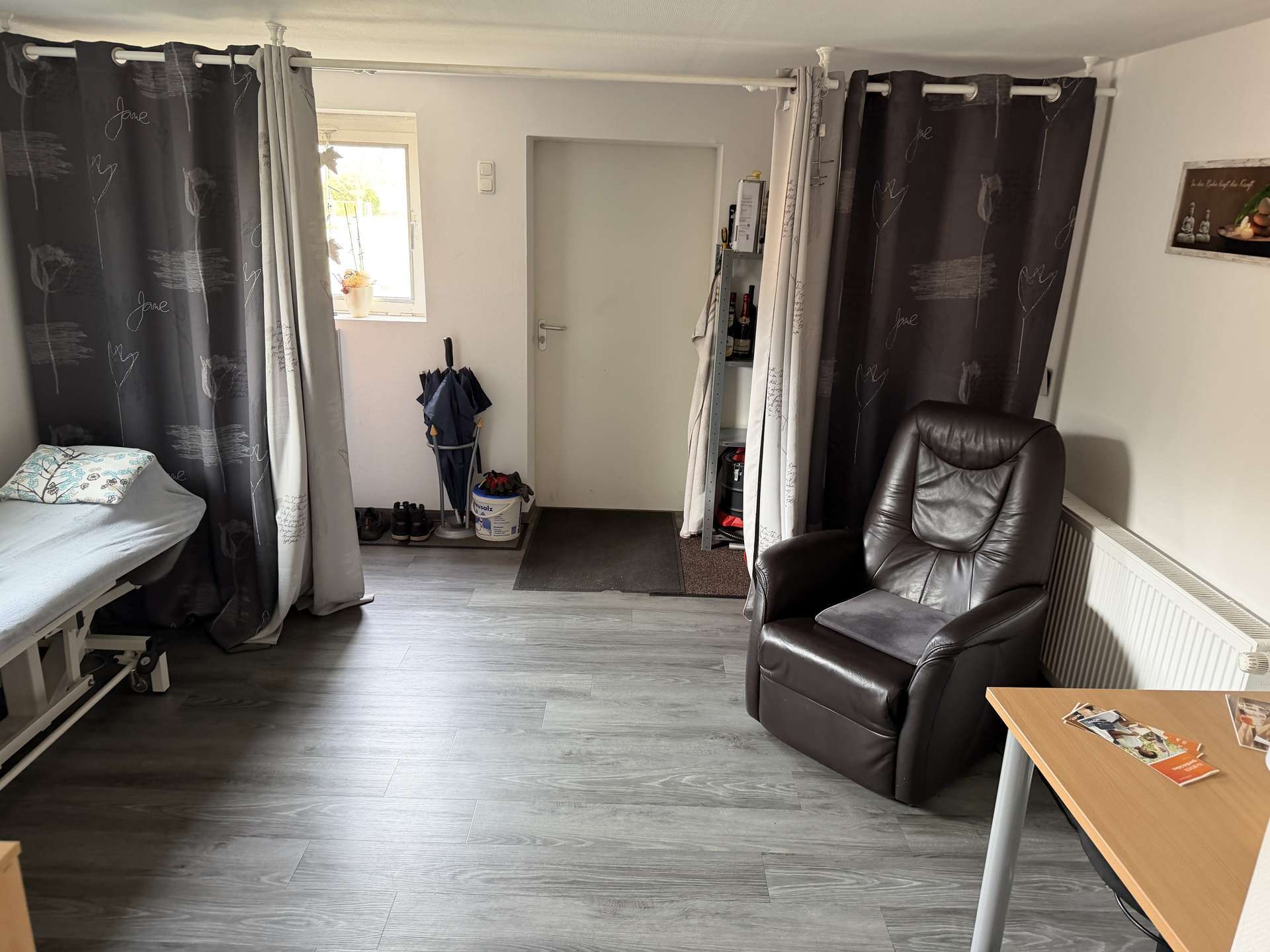 Immobilie in Schermbeck - Stilvoll modernisiertes Einfamilienhaus mit separatem Praxisbereich und großem Garten! - Bild 14