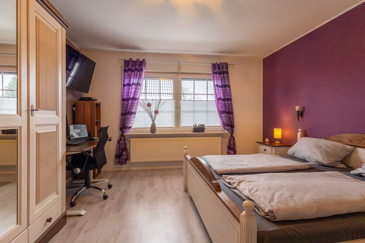 Immobilie in Großefehn - Großzügiges Einfamilienhaus mit Garage und unverbautem Blick - Bild 11