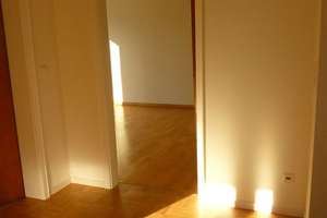 Frei stehendes Einfamilienhaus in Baden-Baden-Steinbach, großer Garten, 2 Tageslichtbäder, Garage – Die vollständige Adresse der Immobilie erhältst du vom Anbieter., 76534 Steinbach, Baden-Baden – Vorschaubild 13