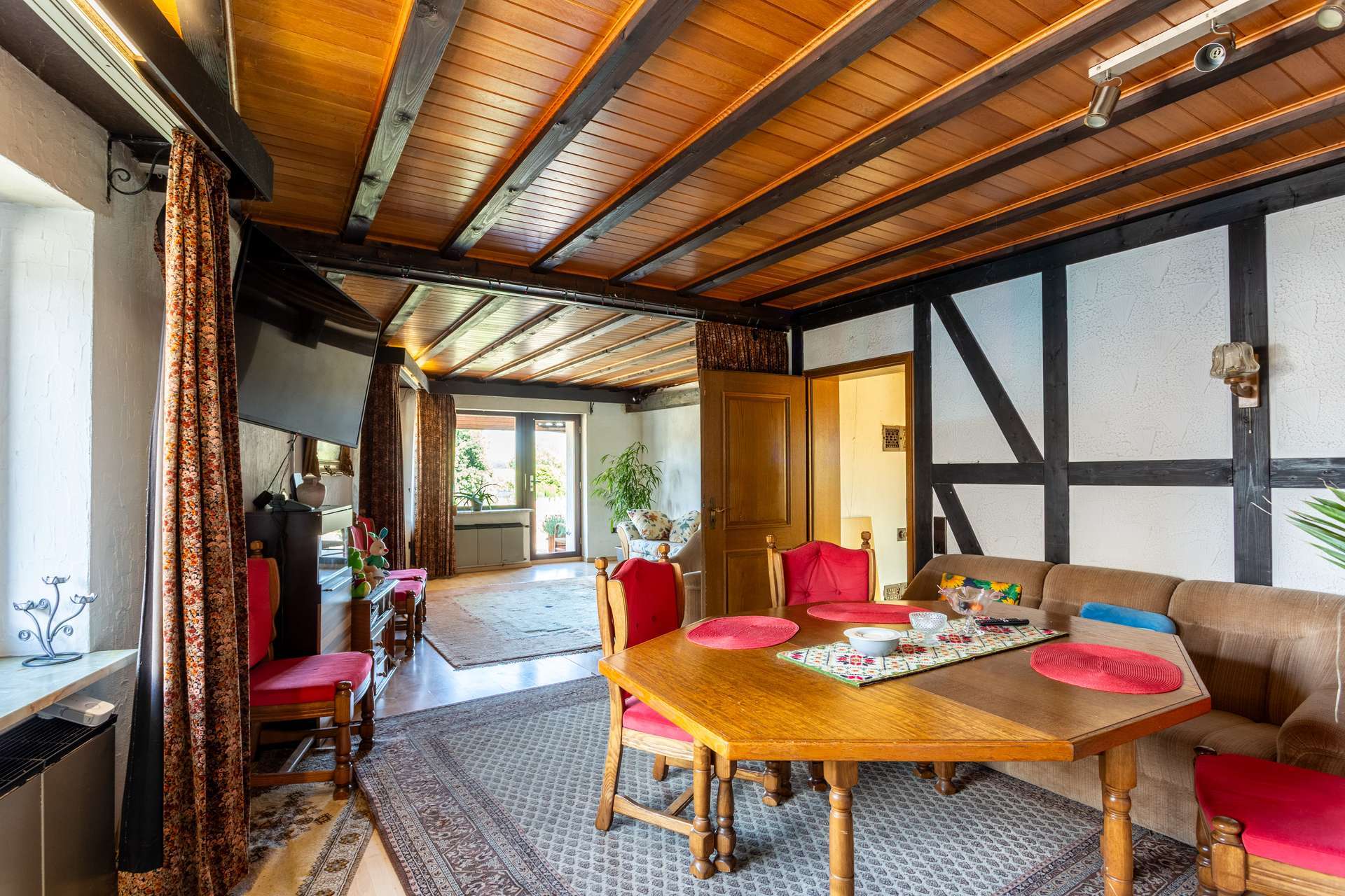 Immobilie in Nettersheim - Handwerker aufgepasst! Großes Wohnhaus mit Scheune, Garagen und großem Grundstück - Bild 11