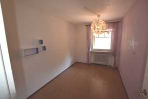 Geräumiges Zweifamilienhaus mit Garten und Garage in ruhiger Lage – Main-Kinzig-Kreis – Vorschaubild 6