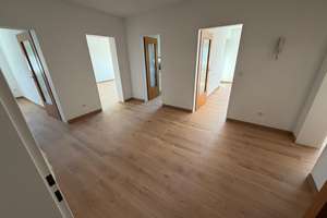 Viel Platz für den Alltag: 4,5-Zimmer-Wohnung in Regensburg – Roter-Brach-Weg 87, 93049 Westenviertel, Regensburg – Vorschaubild 2