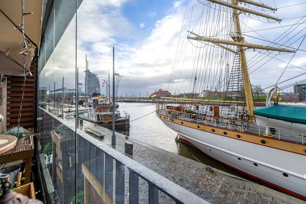 Neuer Hafen // Luxuriöse Eigentumswohnung mit unvergleichlichem Wasserblick