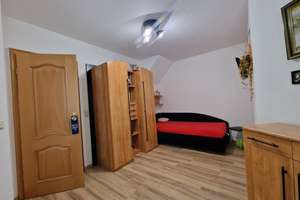 Grünes Paradies in Mosing
Reichlich Platz mit ca. 240 m² Wfl.
Sehr wertige Ausstattung
ELW möglic – Die vollständige Adresse der Immobilie erhältst du vom Anbieter., 95445 Roter Hügel, Bayreuth – Vorschaubild 31
