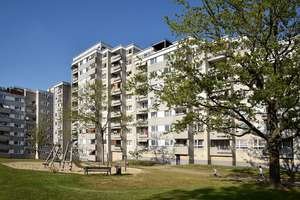 Helle Wohnung mit Balkon und Essbereich // 4.OG Wohnung 1 – Breslauer Str. 277, 38440 Laagberg, Wolfsburg – Vorschaubild 1
