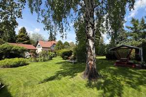 Freistehendes Wohnhaus mit großem Grundstück in ruhiger Lage von Biesdorf
