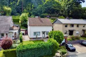 Ihr Projekt mit Potenzial - Einfamilienhaus am Waldrand mit großem Garten in Porta Westfalica – Die vollständige Adresse der Immobilie erhältst du vom Anbieter., 32457 Porta Westfalica – Vorschaubild 2
