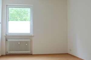 WOW *Paul & Partner* GEMÜTLICHE 3-ZIMMER-WOHNUNG IN IDEALER LAGE MIT OPTIONALEM STELLPLATZ! – Die vollständige Adresse der Immobilie erhältst du vom Anbieter., 65197 Rheingauviertel / Hollerborn, Wiesbaden – Vorschaubild 3
