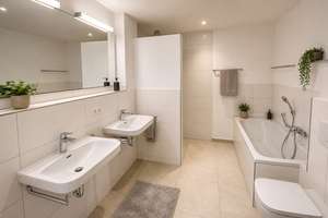 Raum für Leben! Stilvolle 4-Zimmer-Neubauwohnung mit durchdachtem Grundriss und Süd-Südost-Balkon – Kufsteiner Straße 62, 83064 Raubling – Vorschaubild 6