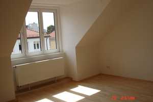 ruhige 2 1/2 Zimmer  DG-Wohnung im  St. Benno Viertel – München – Vorschaubild 1