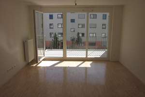 Schöne 2-Zimmer-Wohnung mit EBK und TG-Stellplatz – Hochstiftsweg 9, 81925 Oberföhring, München – Vorschaubild 1
