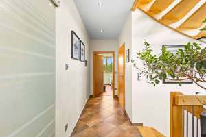185 m² KFW-60 Einfamilienhaus mit Erdwärme, PV und Doppelgarage bei Neuburg – Die vollständige Adresse der Immobilie erhältst du vom Anbieter., 86697 Oberhausen – Vorschaubild 4