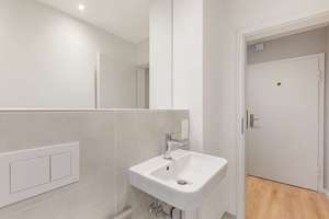 Hochwertig sanierte Wohnung mit Küche und Balkon – Luthestraße 32, 45357 Dellwig, Essen – Vorschaubild 4
