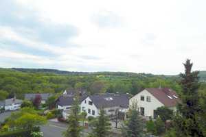 Modernized Duplex House for a big family-2 garages- 15 minutes to Hainerberg – Wiesbaden – Vorschaubild 2