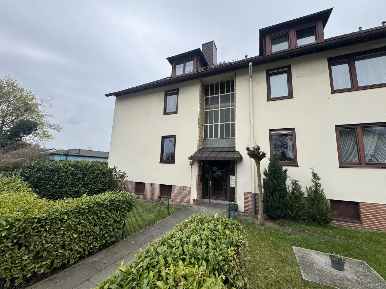 Lichtdurchflutete 3-Zimmer-Wohnung in ruhiger Lage mit guter Anbindung, Hamburg – Bild 1