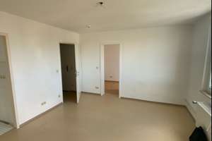 Gute Anbindung an den ÖPNV - Ideal für Schüler, Studenten, etc. – Rothenburger Str. 204, 90439 Sündersbühl, Nürnberg – Vorschaubild 2