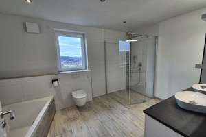 Exklusive 4,5 Zimmer-Wohnung (125 m²) mit Balkon, Stauraum & Panoramablick in Nagold-Lemberg – Uhlandstraße 17, 72202 Nagold – Vorschaubild 13