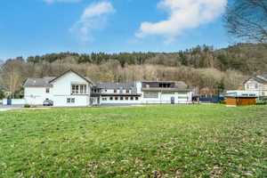 Provisionsfrei: Ihr großzügiges Wohn- und Geschäftshaus in Hellenthal! – Reifferscheider Str. 14, 53940 Euskirchen (Kreis) – Vorschaubild 2