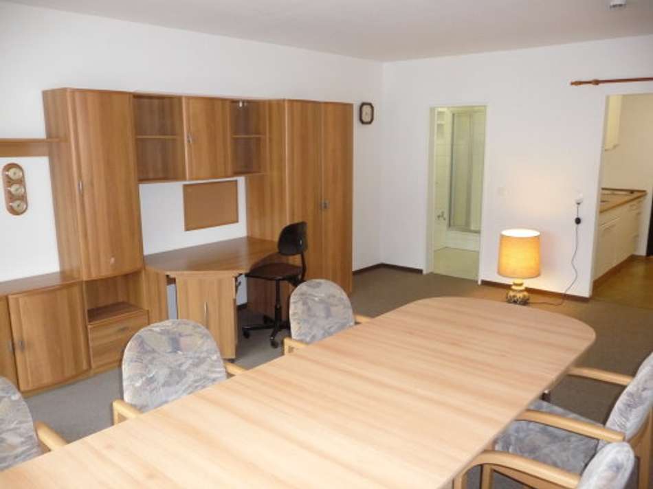 Wohn- u. Schlafzimmer Bild 1