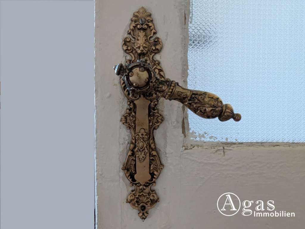 Immobilie in Biesenthal - Schmuckstück im Dornröschenschlaf: Einfamilienhaus mit Einliegerwohnung + Nebengelass in Biesenthal - Bild 0