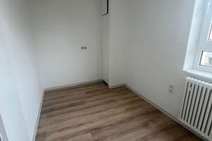 Lichtdurchflutete 3-Zimmer-Wohnung mit Balkon in gepflegtem Mehrfamilienhaus in Gebhardshagen – Bodenbacher Ring 16, 38229 Gebhardshagen, Salzgitter – Vorschaubild 4