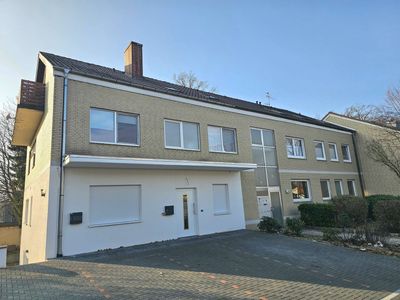Sanierte 3-Zimmer-Wohnung mit 120 m² in Süd-Ausrichtung, mit Garage und Stellplatz
