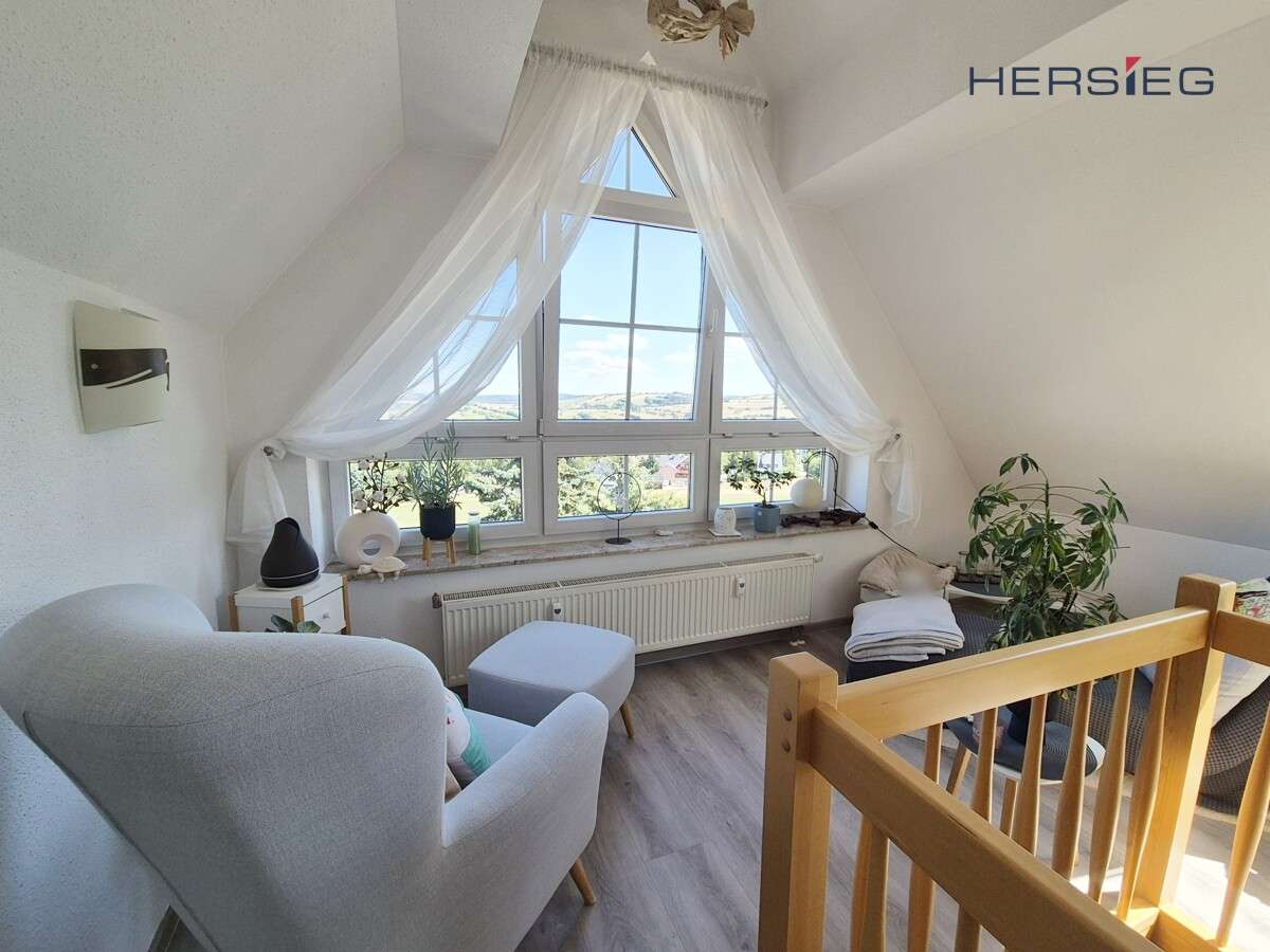 Immobilie in Annaberg-Buchholz - Wohnen mit traumhaften Aus- und Weitblick - Bild 2