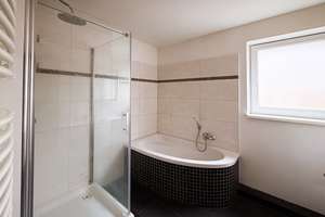 Ruhige - helle - 3,5 Zimmer Wohnung - 2 Balkone - EBK - Keller und kleine TG  – Die vollständige Adresse der Immobilie erhältst du vom Anbieter., 22159 Farmsen-Berne, Hamburg – Vorschaubild 9