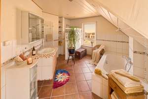 Freistehendes Einfamilienhaus mit Sauna, Pool & Garten in Dieburg – Die vollständige Adresse der Immobilie erhältst du vom Anbieter., 64807 Dieburg – Vorschaubild 19